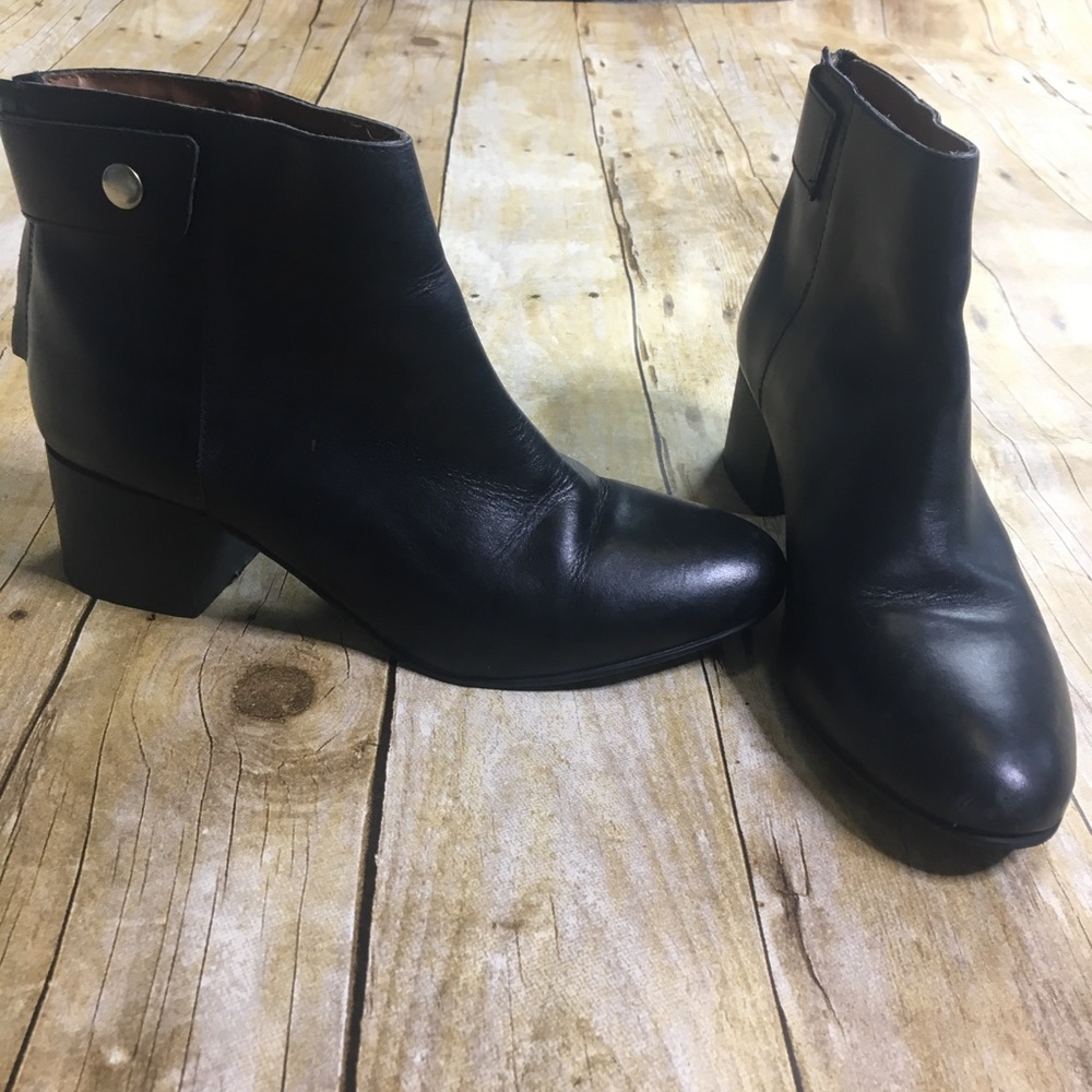 Topshop black leather booties. Size 39